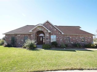1401 Hardt Ct, Pekin, IL