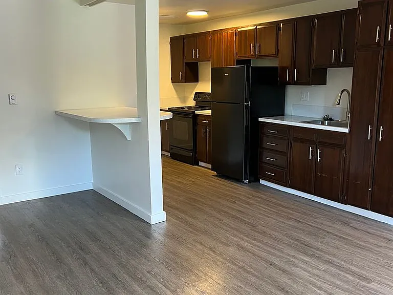 Eagle Court Apartments — Photo 21