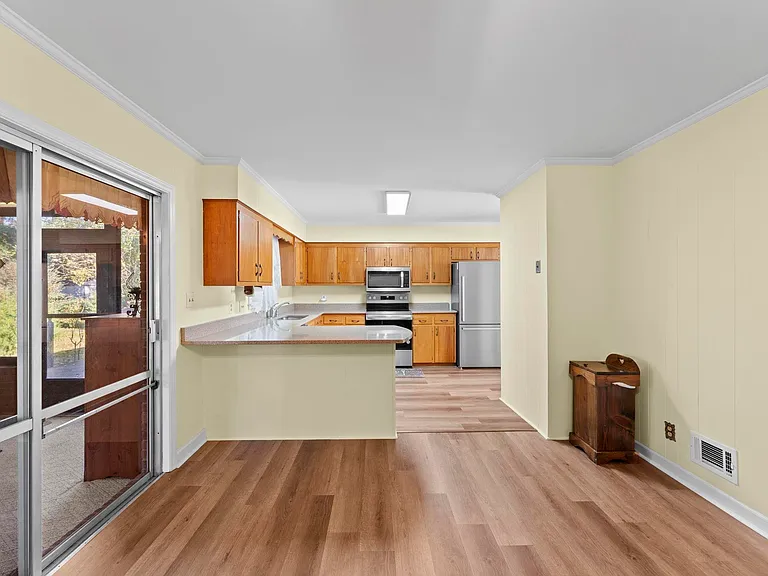 1115 Gardendale Dr — Photo 16