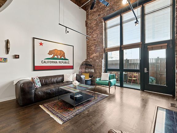 3rd image of 1632 S Indiana Ave APT 107