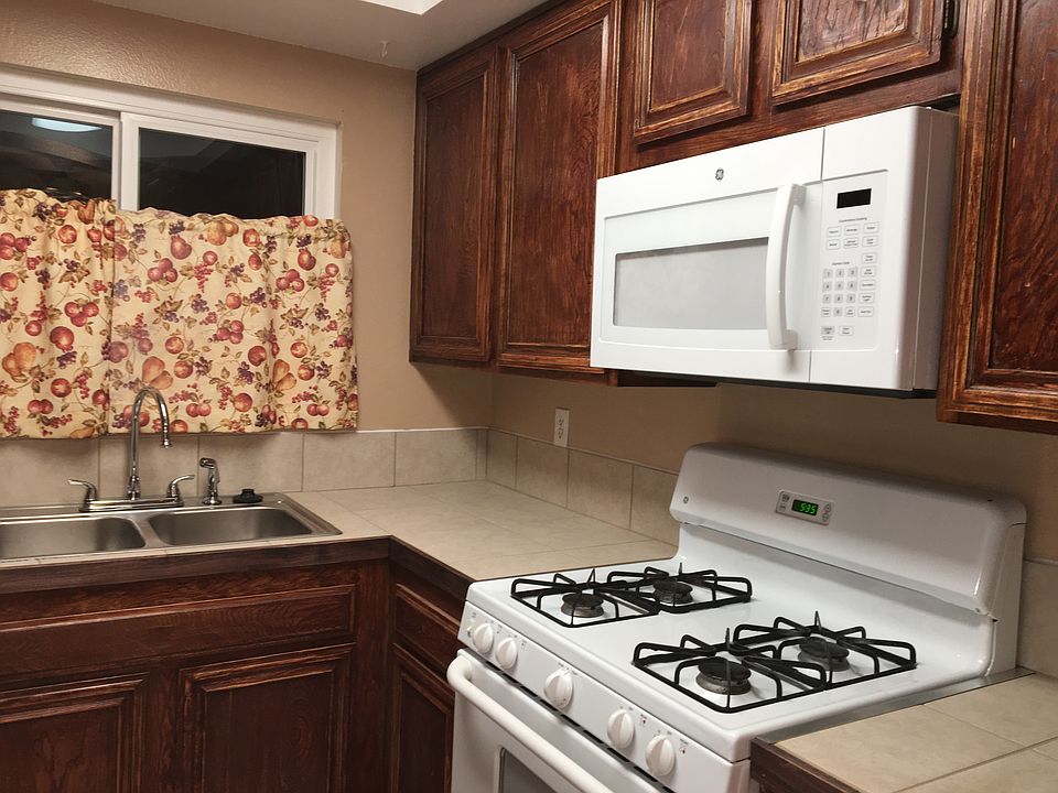 1st image of 2620 Sextant Ave