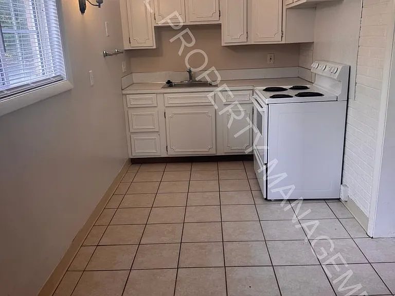 2020 Weiss — Photo 3