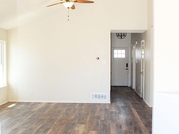 5th image of 14401 Schoenfelder Ln