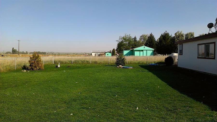 2nd image of 8146 Rd 10 NE