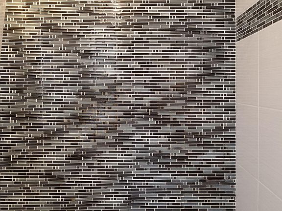 2nd image of 1642 Lombard St APT 2