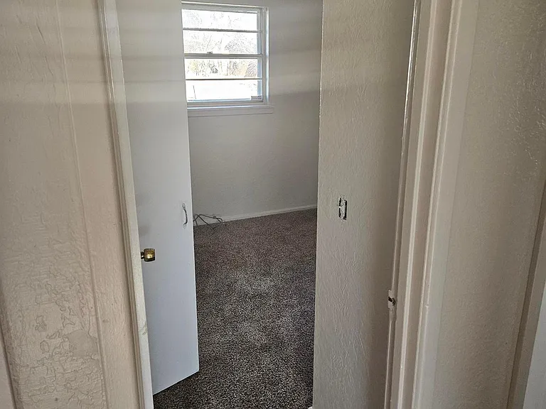 4210 NW Lindy Ave — Photo 7