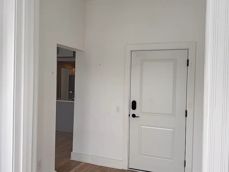 95 Troup St #5 — Photo 3