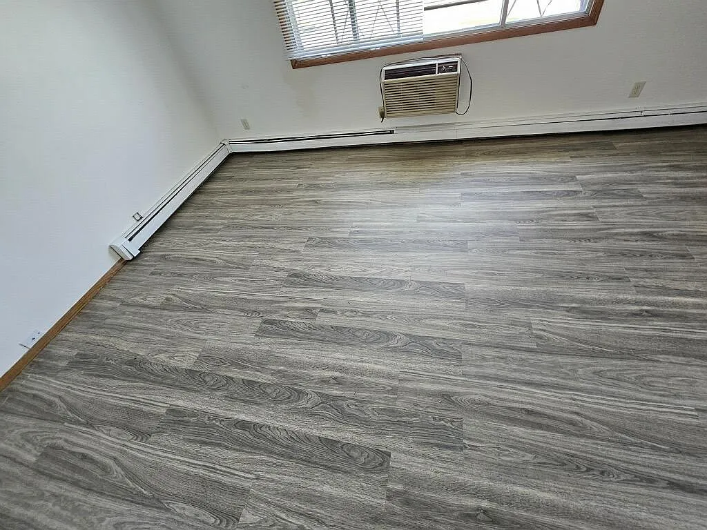 N113W15583 Francese Dr — Photo 2