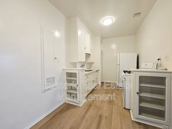 408 E Harvard St APT C, Glendale, CA 91205