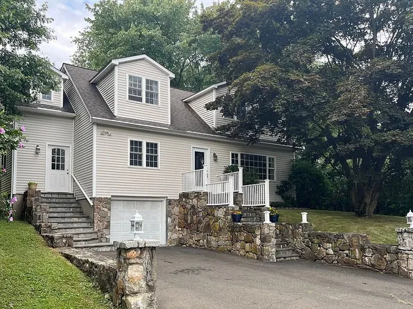 6 Orlando Rd, Norwalk, CT 06854