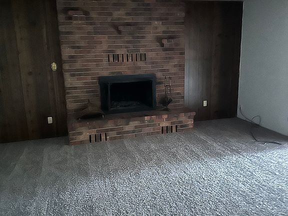 2nd image of 281 Glen Dr