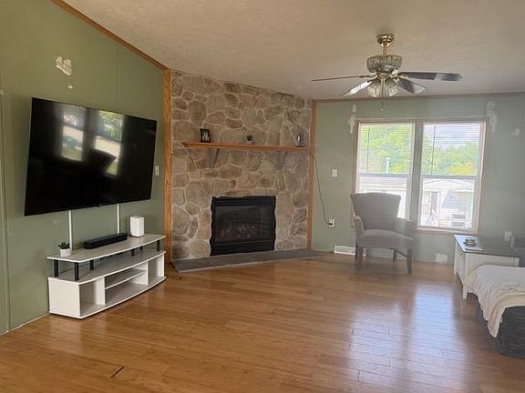 4th image of 7 Kayla Drive