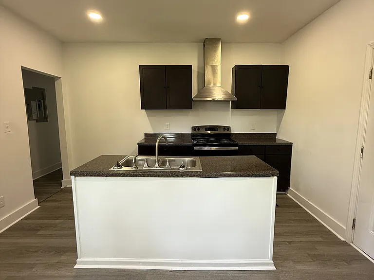 1031 Cotton Ave SW — Photo 6