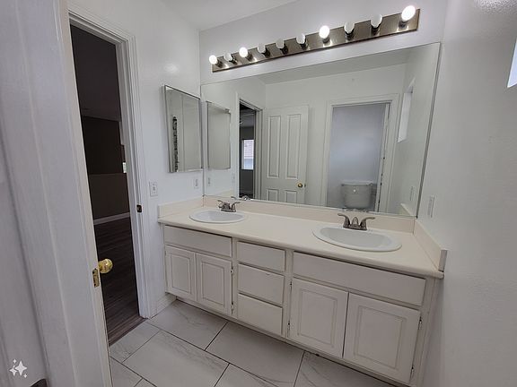 3rd image of 16241 El Dorado Ct