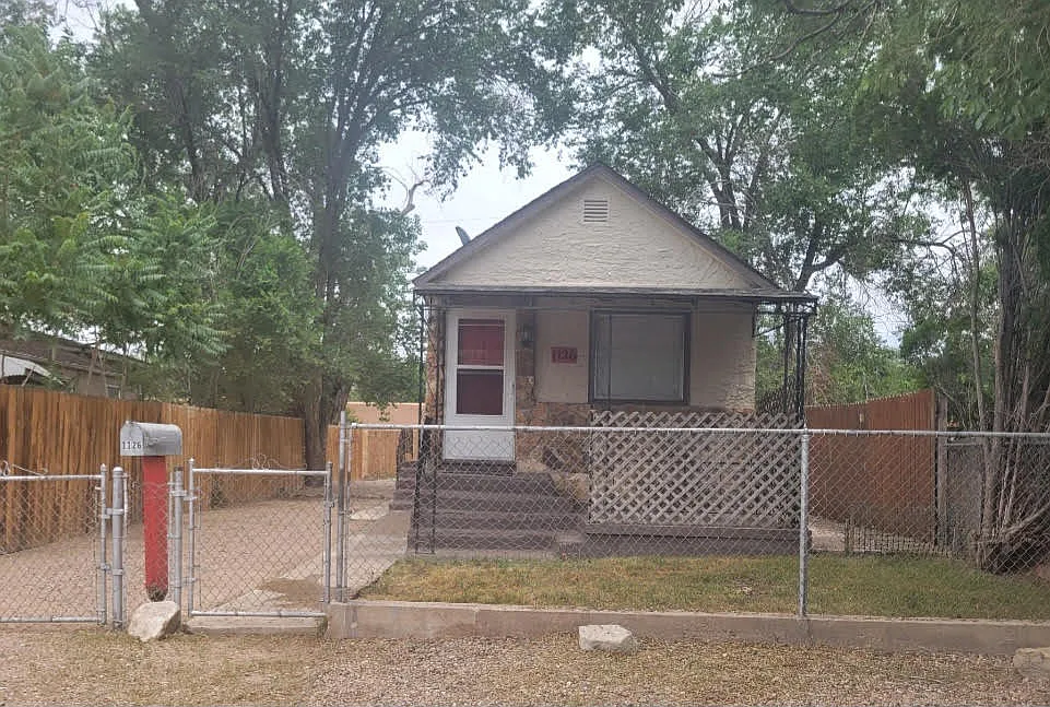 2 bed, 750 sqft, $1,200 — Photo 1