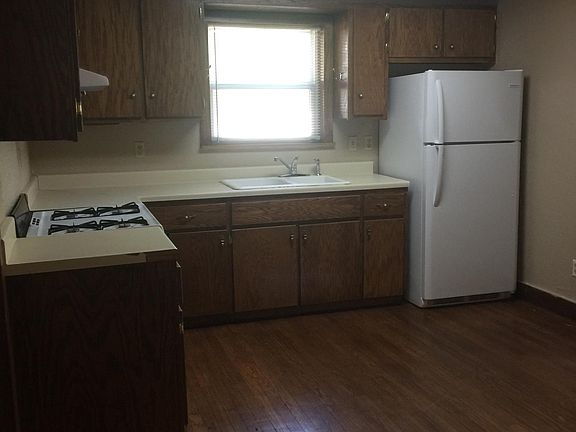 2nd image of 425-427 S Santa Fe Ave
