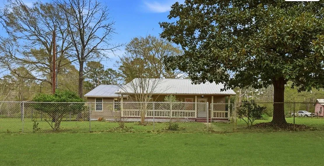 3 bed, 2.0 bath, 1652 sqft, $1,600 — Photo 3