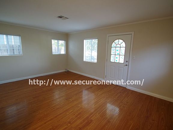 4th image of 2705 W Chandler Blvd