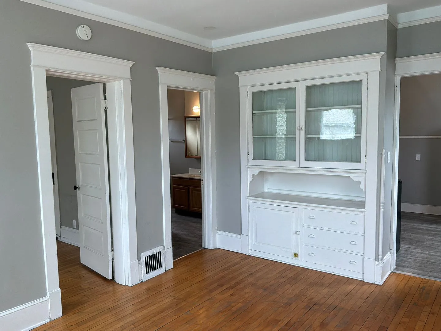1729 N Warren Ave — Photo 4