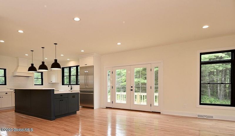 5th image of 5 Edenfield Street