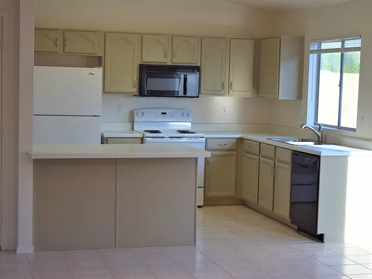 13323 E Butler St — Photo 10