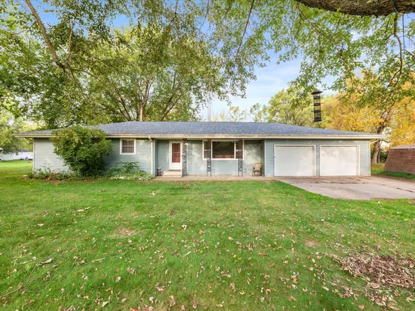 962 N Schmidt Rd, Braidwood, IL 60408