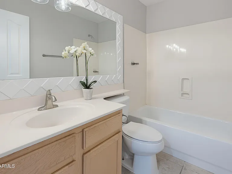 543 W Grovers Ave — Photo 14