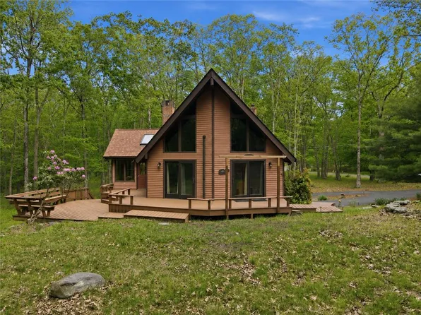 1517 Deer Run, Bushkill, PA 18324