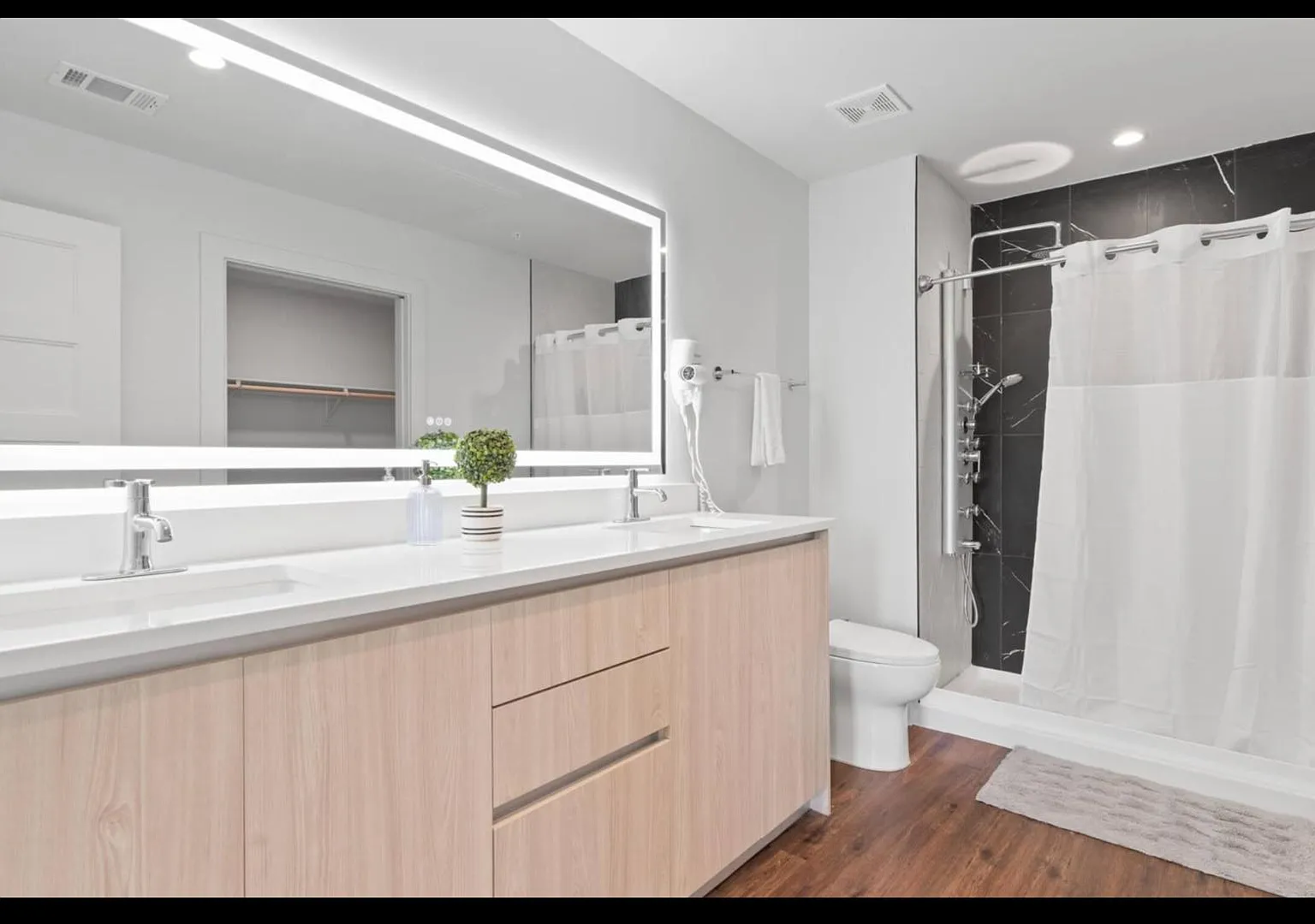 5515 Humming Bird Ln - Unit 211 — Photo 4