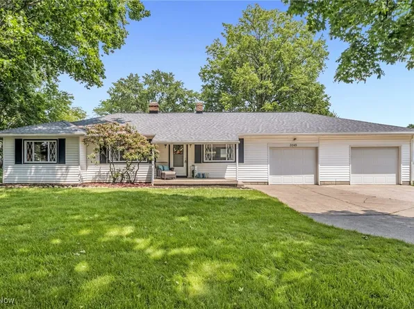 3245 Hudson Dr, Cuyahoga Falls, OH 44221