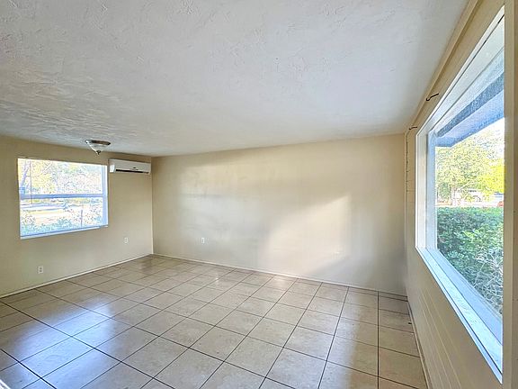 5th image of 404 25th St W #404