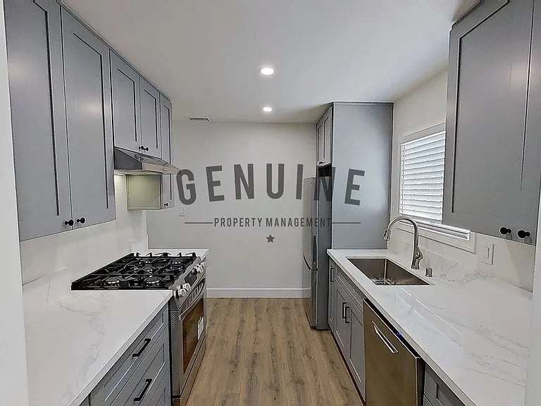 1145 W McFadden Ave — Photo 12