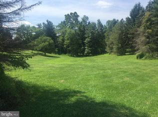 8 Pima Cir, Mechanicsburg, PA 17055