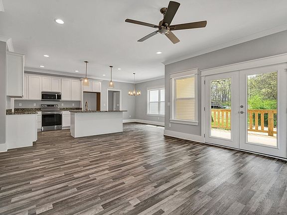 3rd image of 4 Harris Creek Trl