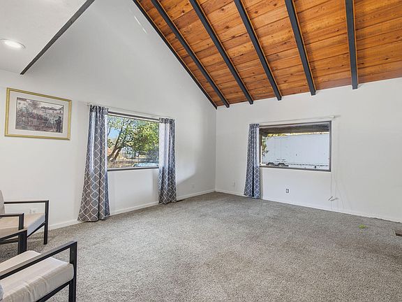 5th image of 255 Barker Dr