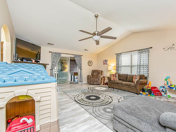 5th image of 736 Camwheel Dr