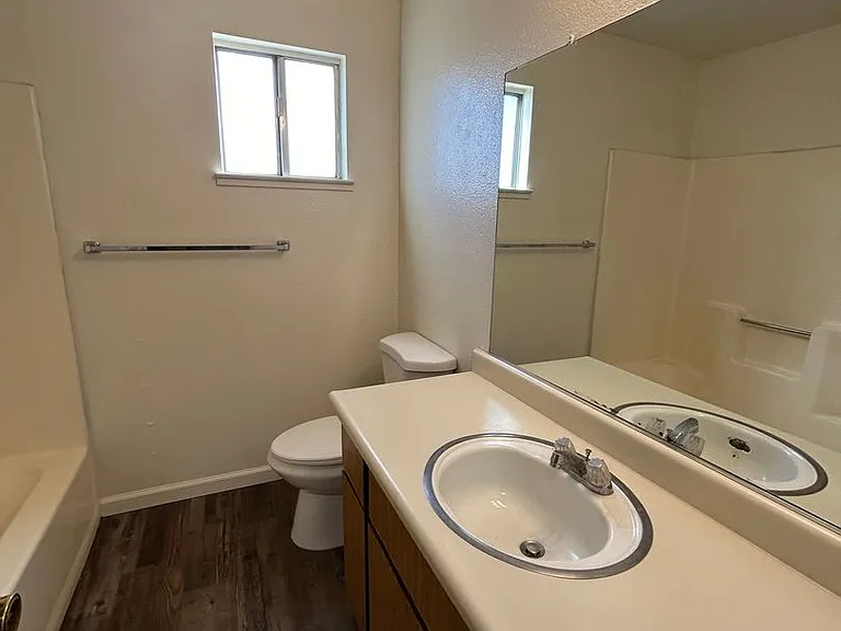 134 S Parsons Ave #F — Photo 14