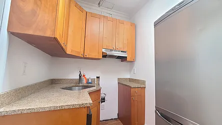 Rented by R New York