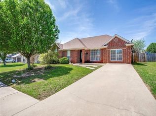 1006 Solomon Dr, Commerce, TX 75428