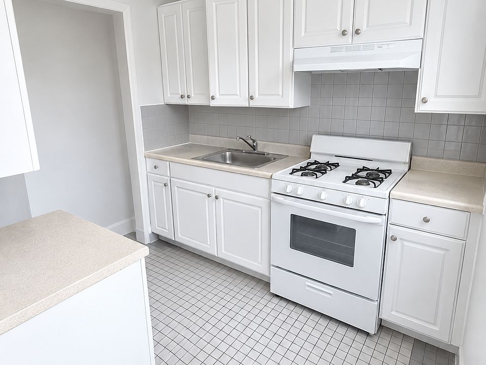 1st image of 733 S Oyster Bay Rd #2