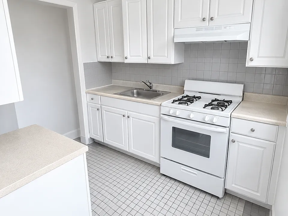 733 S Oyster Bay Rd #2