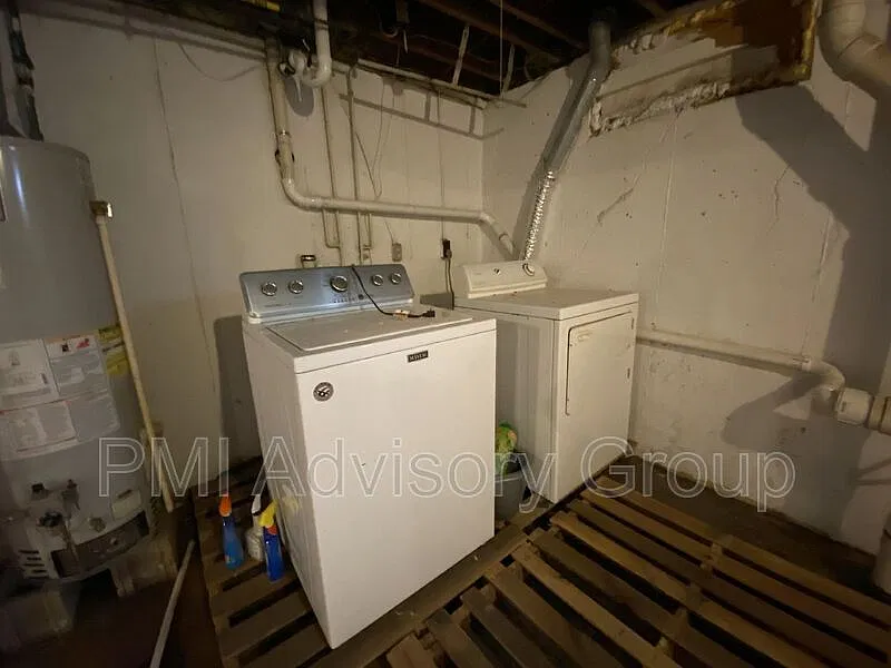 3 bed, 1.0 bath, 1136 sqft, $1,100 — Photo 3