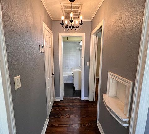 4th image of 2604 NW 38th St