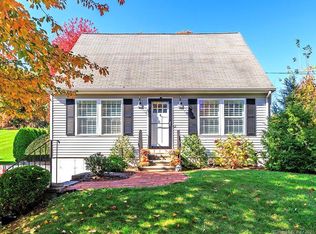 105 Barberry Ln, Meriden, CT 06451