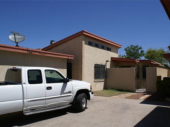 2nd image of 3106 Isla Marino St