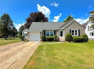 50 New Hartford St, New York Mills, NY 13417