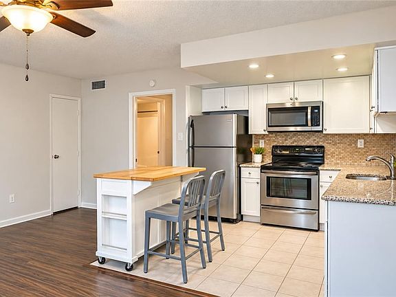 3rd image of 3149 Page Ave APT 123