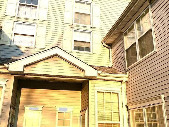 5th image of 841 Mariposa Ct