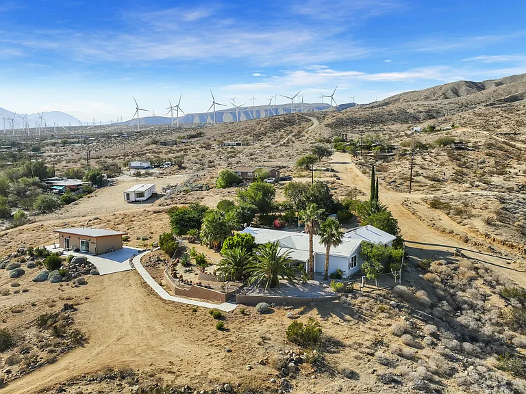 60781 Painted Hills Rd #60781 — Photo 32