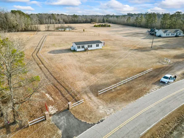 6608 Black Creek Rd., Nichols, SC 29581